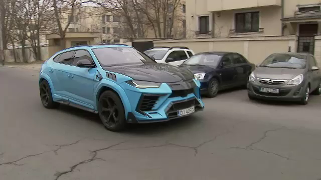Familia Mititelu, apariție care îți 'taie respirația' la sediul LPF. Bolidul de lux din care au coborât cei doi_5