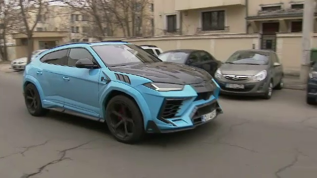 Familia Mititelu, apariție care îți 'taie respirația' la sediul LPF. Bolidul de lux din care au coborât cei doi_6