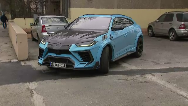 Familia Mititelu, apariție care îți 'taie respirația' la sediul LPF. Bolidul de lux din care au coborât cei doi_35