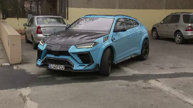 Familia Mititelu, apariție care îți 'taie respirația' la sediul LPF. Bolidul de lux din care au coborât cei doi_36