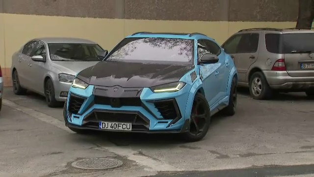 Familia Mititelu, apariție care îți 'taie respirația' la sediul LPF. Bolidul de lux din care au coborât cei doi_46