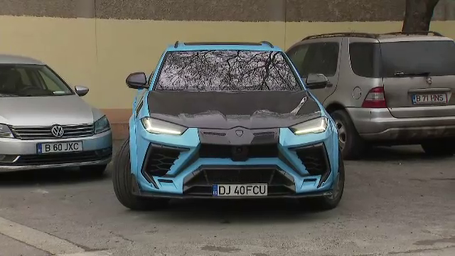 Familia Mititelu, apariție care îți 'taie respirația' la sediul LPF. Bolidul de lux din care au coborât cei doi_53