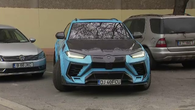 Familia Mititelu, apariție care îți 'taie respirația' la sediul LPF. Bolidul de lux din care au coborât cei doi_54