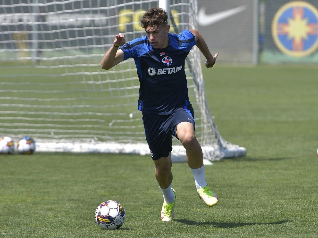 FCSB nu se bazează pe el, Iosif Rotariu a venit cu soluția pentru fotbalistul care marca un gol fabulos la națională_6