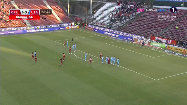 Ce a putut să strige crainicul stadionului după ce Ciprian Deac a irosit un penalty în CFR - UTA_4