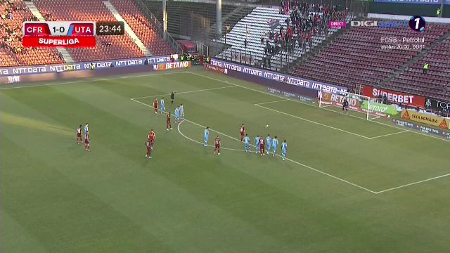 Ce a putut să strige crainicul stadionului după ce Ciprian Deac a irosit un penalty în CFR - UTA_6