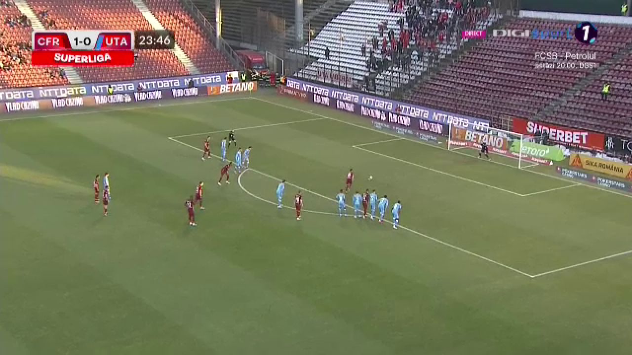 Ce a putut să strige crainicul stadionului după ce Ciprian Deac a irosit un penalty în CFR - UTA_15