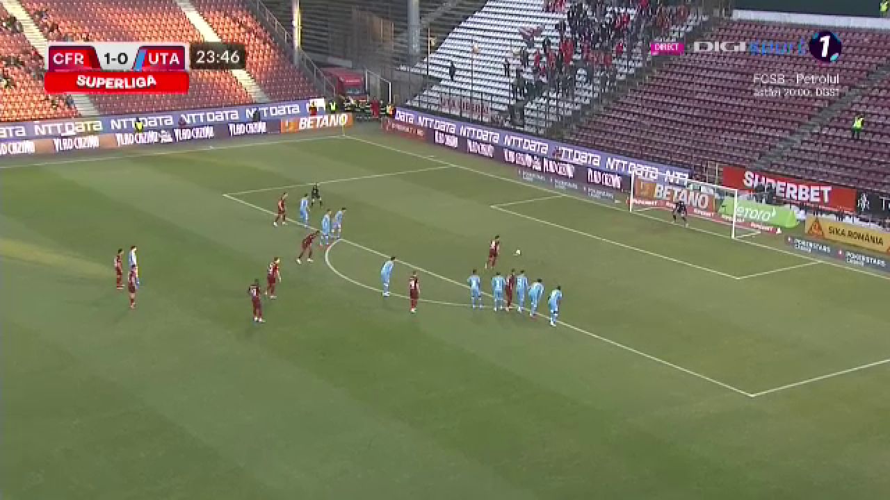 Ce a putut să strige crainicul stadionului după ce Ciprian Deac a irosit un penalty în CFR - UTA_16