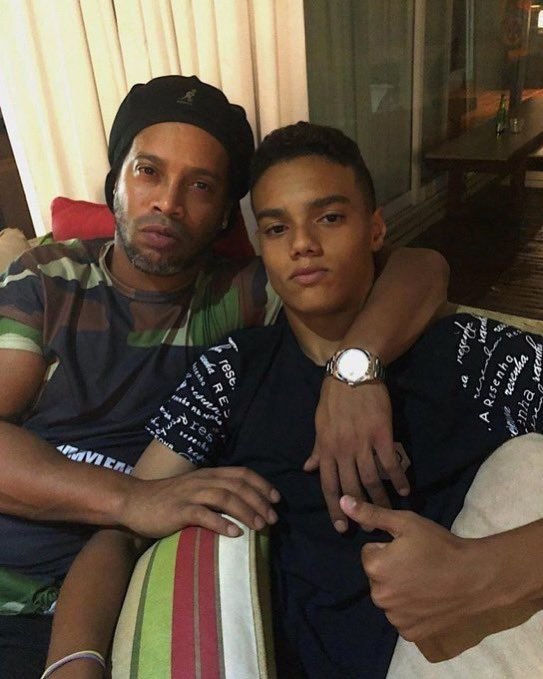 Fiul lui Ronaldinho, prezentat oficial la FC Barcelona_2