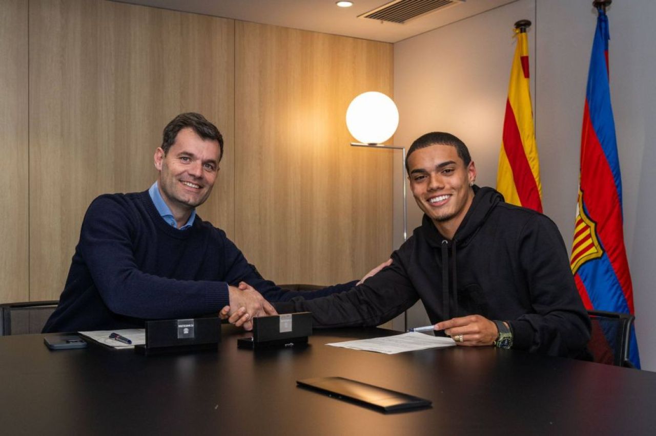 Fiul lui Ronaldinho, prezentat oficial la FC Barcelona_3