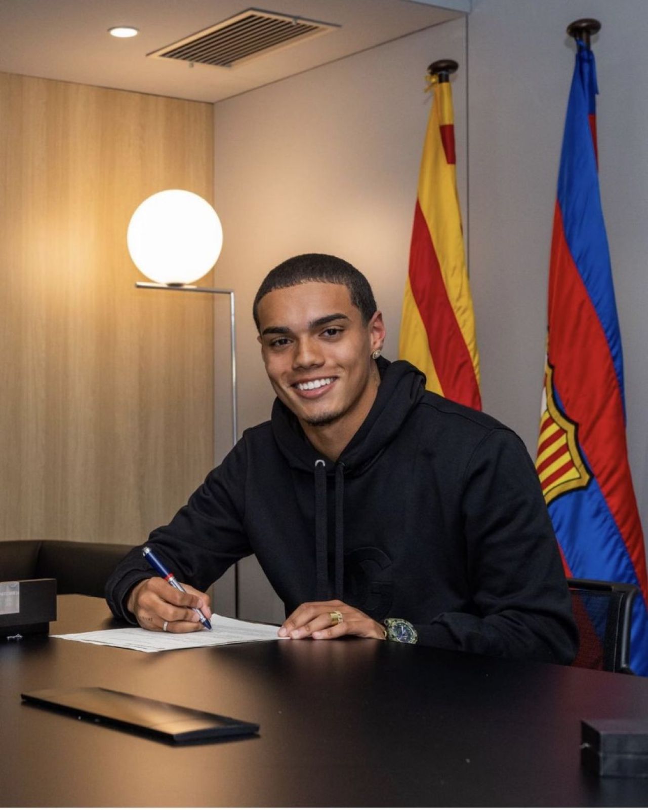 Fiul lui Ronaldinho, prezentat oficial la FC Barcelona_5