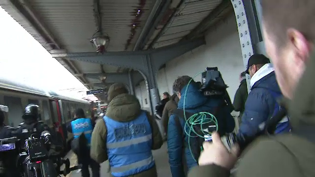 Se anunță spectacol! Suporterii Petrolului Ploiești au făcut senzație în Gara de Nord înainte de meciul cu FCSB_23