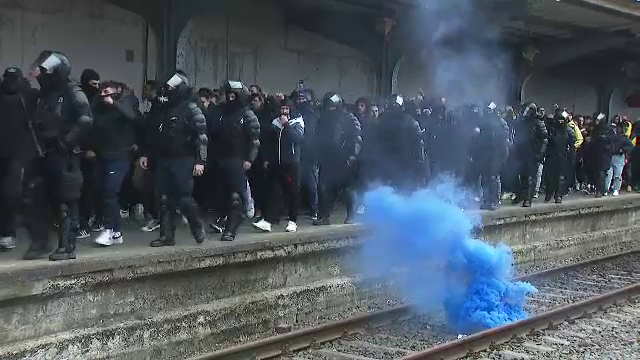 Se anunță spectacol! Suporterii Petrolului Ploiești au făcut senzație în Gara de Nord înainte de meciul cu FCSB_36