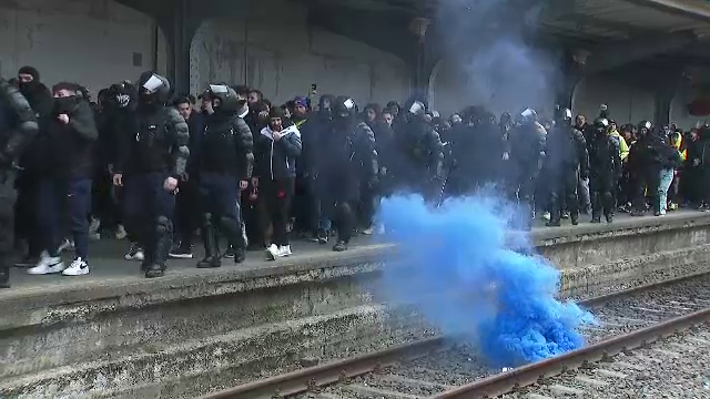 Se anunță spectacol! Suporterii Petrolului Ploiești au făcut senzație în Gara de Nord înainte de meciul cu FCSB_37