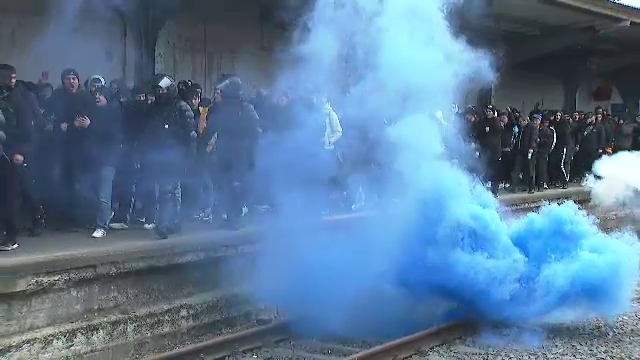 Se anunță spectacol! Suporterii Petrolului Ploiești au făcut senzație în Gara de Nord înainte de meciul cu FCSB_39