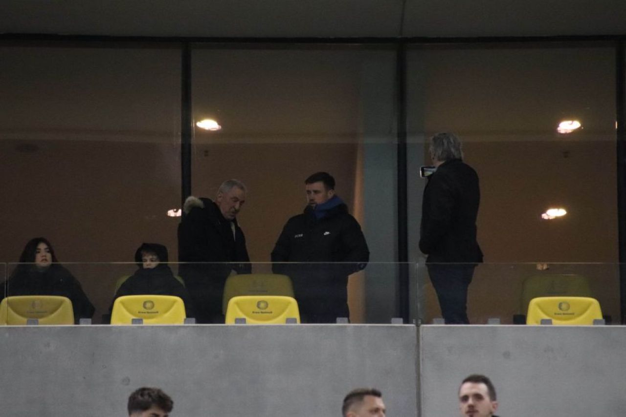 Cu cine a fost surprins Mihai Pintilii, în lojă, înainte de FCSB - Petrolul Ploiești_2