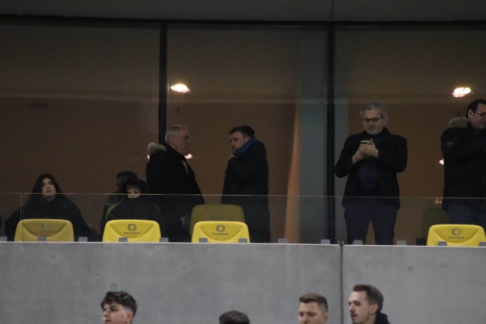 Cu cine a fost surprins Mihai Pintilii, în lojă, înainte de FCSB - Petrolul Ploiești_7