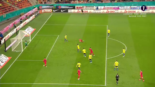 A văzut la Neymar? Octavian Popescu a încercat un gol spectaculos. Vâlceanu a respins cu mare dificultate_6