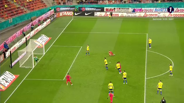A văzut la Neymar? Octavian Popescu a încercat un gol spectaculos. Vâlceanu a respins cu mare dificultate_7