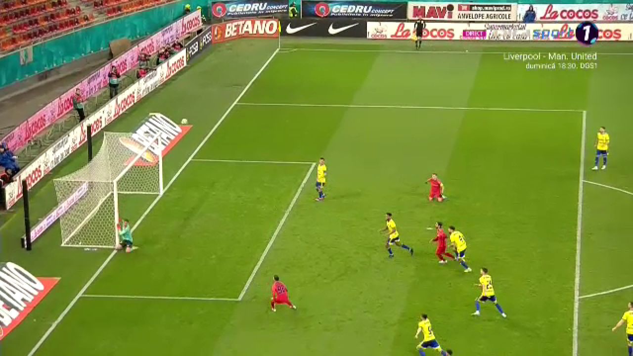 A văzut la Neymar? Octavian Popescu a încercat un gol spectaculos. Vâlceanu a respins cu mare dificultate_8