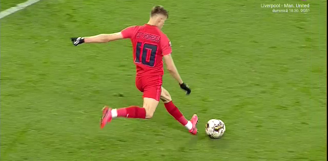 A văzut la Neymar? Octavian Popescu a încercat un gol spectaculos. Vâlceanu a respins cu mare dificultate_11