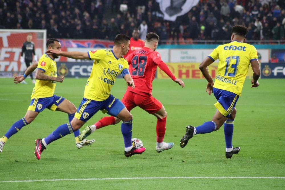 FCSB - Petrolul Ploiești | Cum a descris Helmut Duckadam jocul „roș-albaștrilor” din prima repriză_5