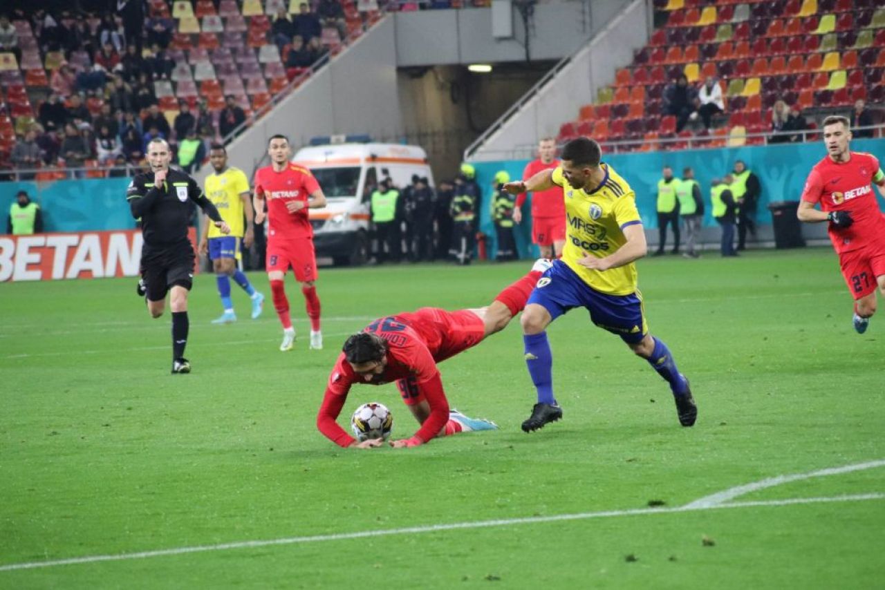 FCSB - Petrolul Ploiești | Cum a descris Helmut Duckadam jocul „roș-albaștrilor” din prima repriză_6