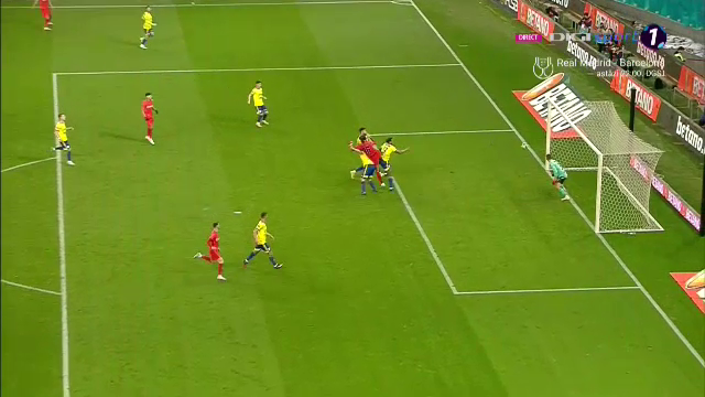 Gol de generic înscris în FCSB - Petrolul! Edjouma a reușit o foarfecă de senzație și a încheiat meciul în mare stil_3