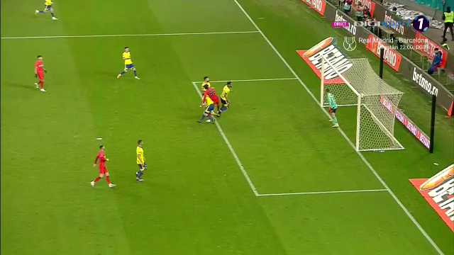 Gol de generic înscris în FCSB - Petrolul! Edjouma a reușit o foarfecă de senzație și a încheiat meciul în mare stil_4