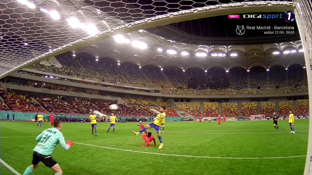 Gol de generic înscris în FCSB - Petrolul! Edjouma a reușit o foarfecă de senzație și a încheiat meciul în mare stil_25