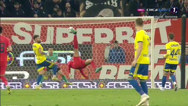Gol de generic înscris în FCSB - Petrolul! Edjouma a reușit o foarfecă de senzație și a încheiat meciul în mare stil_42
