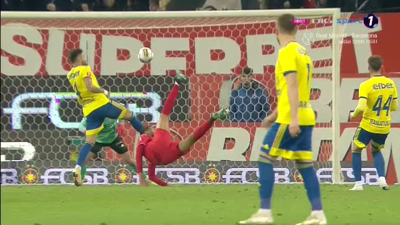 Gol de generic înscris în FCSB - Petrolul! Edjouma a reușit o foarfecă de senzație și a încheiat meciul în mare stil_44