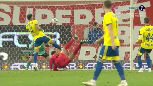Gol de generic înscris în FCSB - Petrolul! Edjouma a reușit o foarfecă de senzație și a încheiat meciul în mare stil_45
