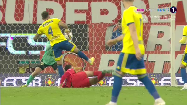 Gol de generic înscris în FCSB - Petrolul! Edjouma a reușit o foarfecă de senzație și a încheiat meciul în mare stil_47