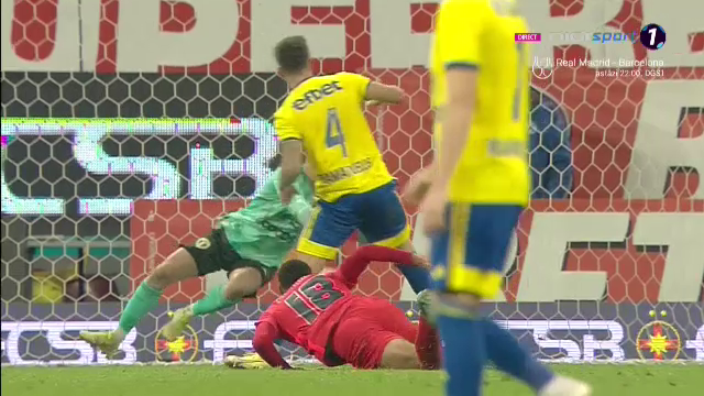 Gol de generic înscris în FCSB - Petrolul! Edjouma a reușit o foarfecă de senzație și a încheiat meciul în mare stil_50