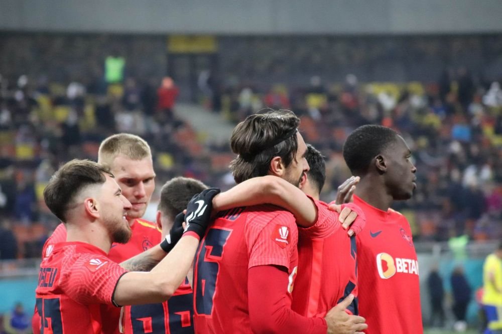 Gheorghe Mustață a dat tonul! Ce nume de sportiv celebru a scandat galeria FCSB-ului în meciul cu Petrolul_6