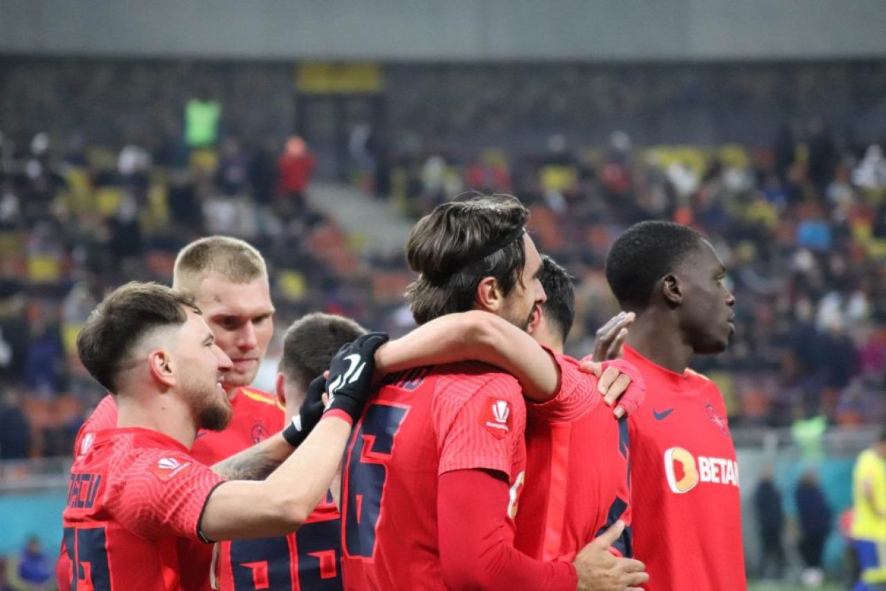 Gheorghe Mustață a dat tonul! Ce nume de sportiv celebru a scandat galeria FCSB-ului în meciul cu Petrolul_6