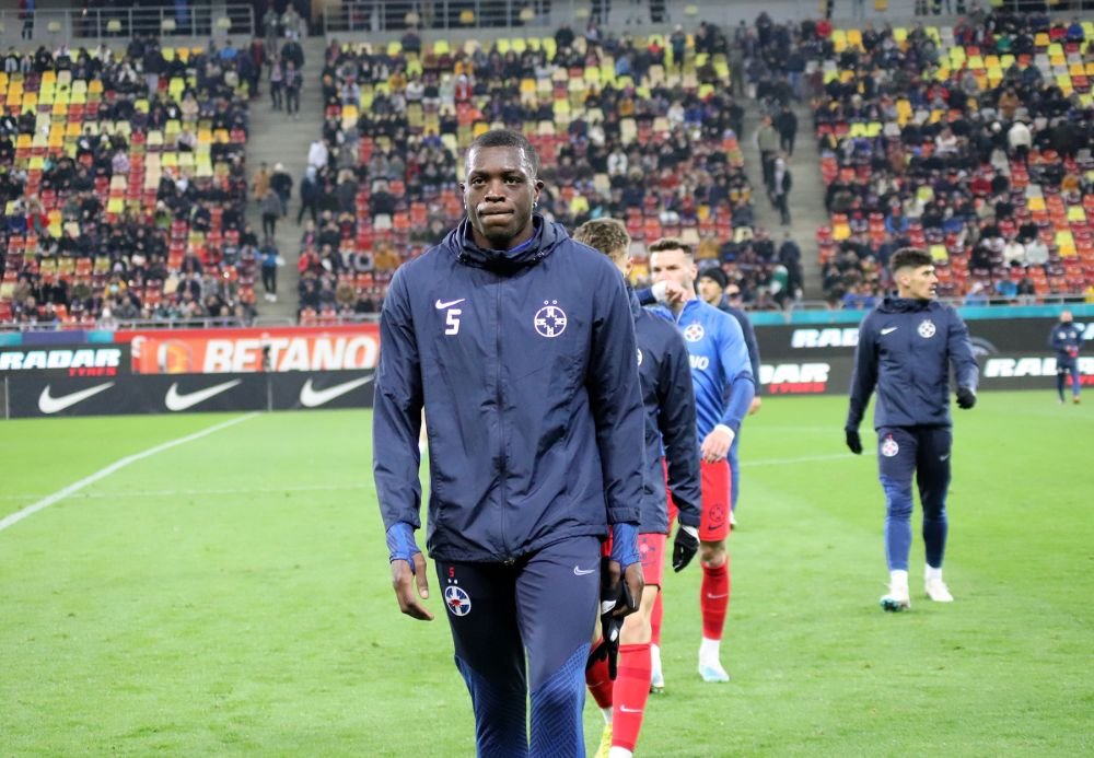 Cele mai tari imagini din prima repriză a meciului FCSB - Petrolul Ploiești_8