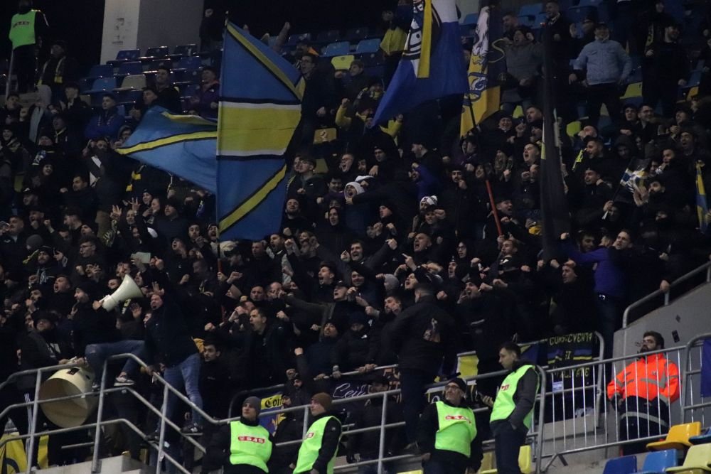 Cele mai tari imagini din prima repriză a meciului FCSB - Petrolul Ploiești_25