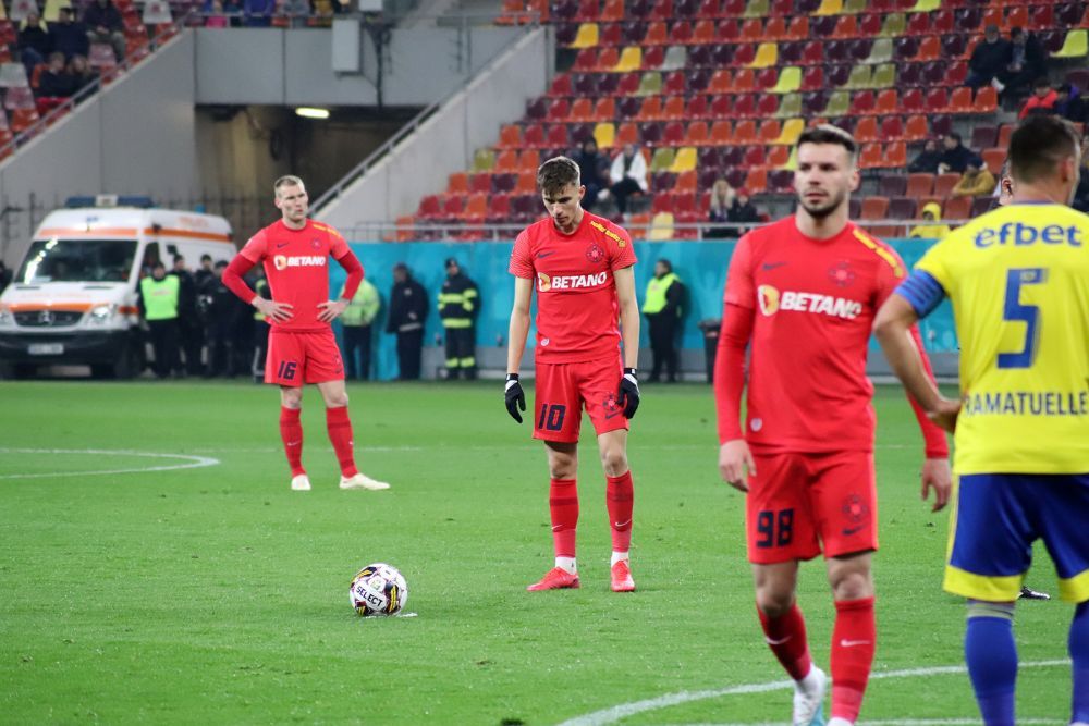 Cele mai tari imagini din prima repriză a meciului FCSB - Petrolul Ploiești_34