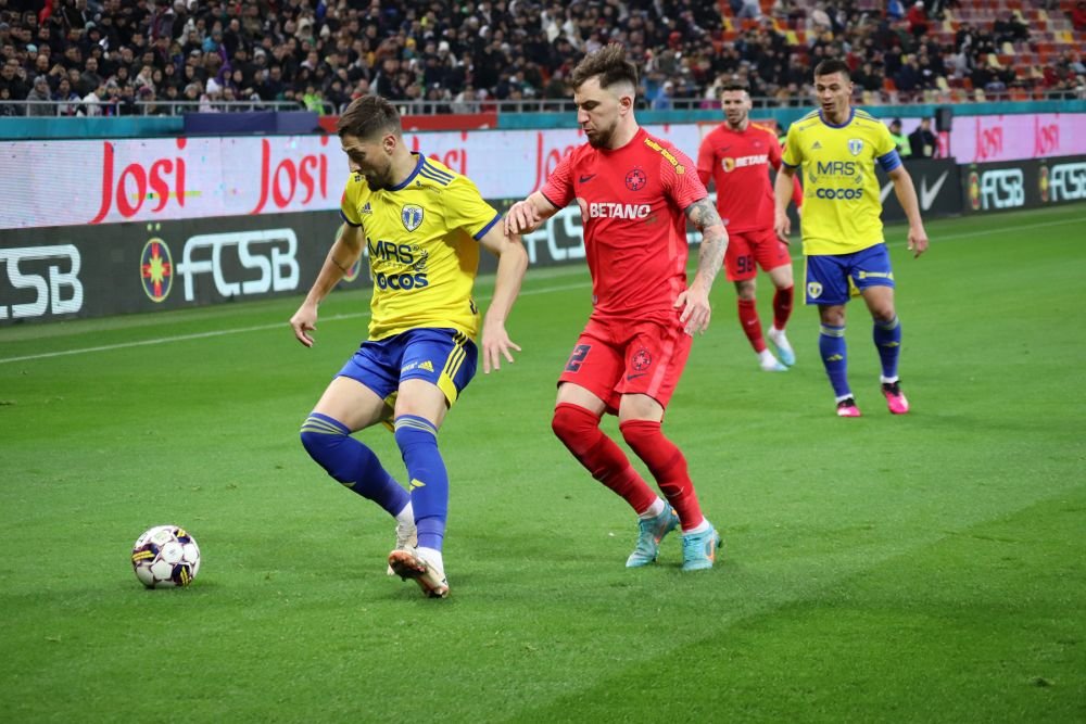 Cele mai tari imagini din prima repriză a meciului FCSB - Petrolul Ploiești_39