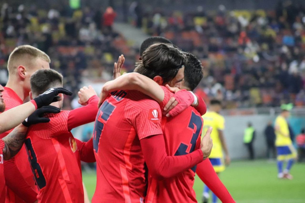 Lupta la titlu: Farul și FCSB, cele mai spectaculoase echipe din Superligă! Caramavrov își spune părerea despre două dintre pretendentele la câștigarea titlului_2