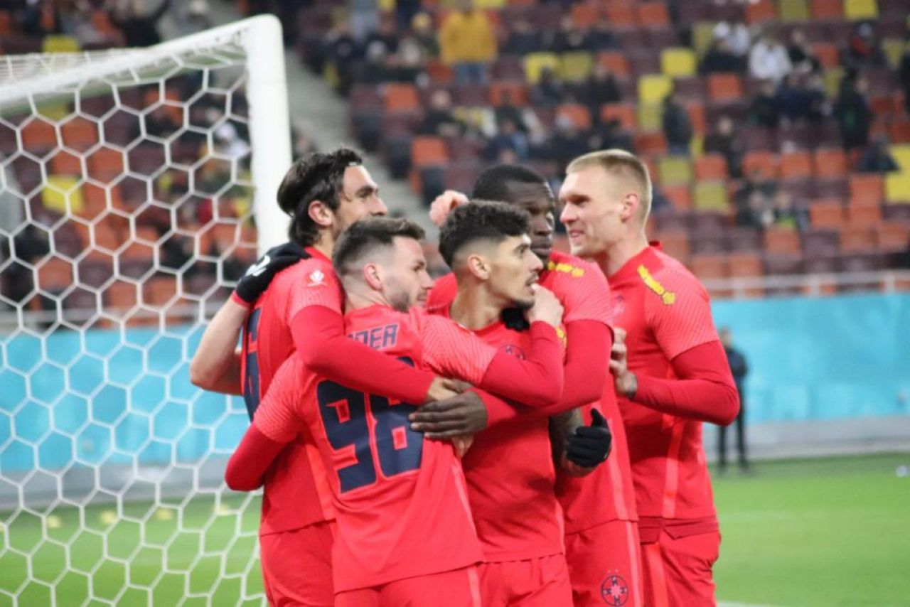 Lupta la titlu: Farul și FCSB, cele mai spectaculoase echipe din Superligă! Caramavrov își spune părerea despre două dintre pretendentele la câștigarea titlului_10