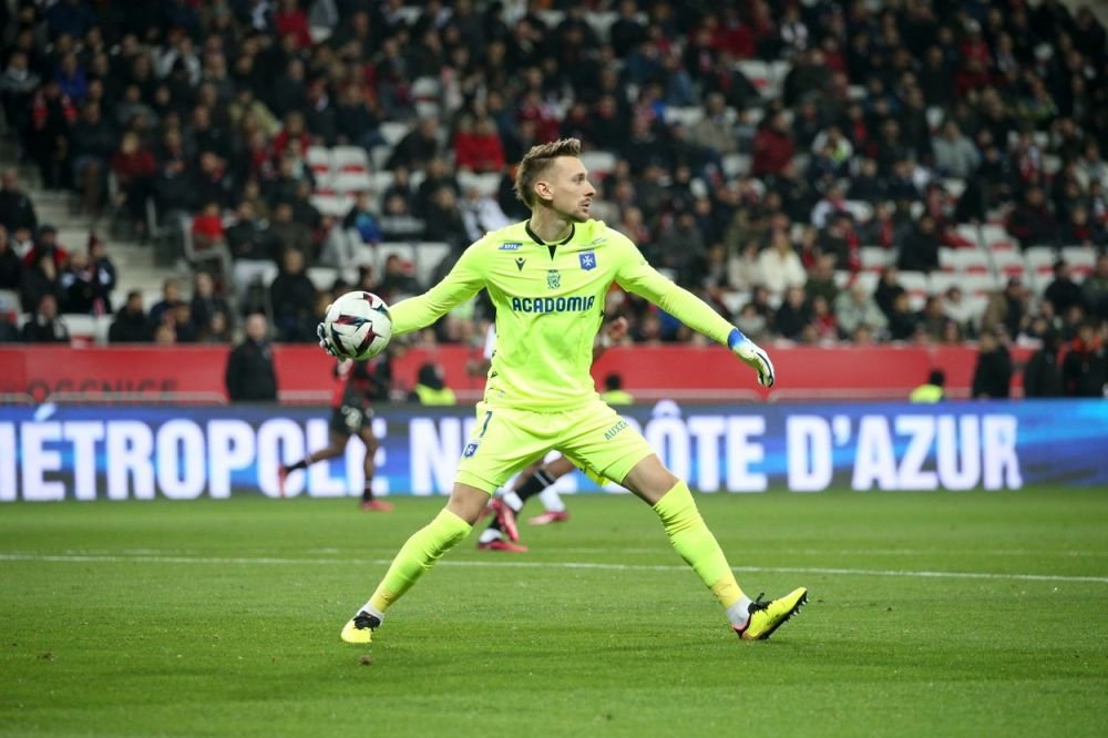 Laude în L'Equipe pentru Ionuț Radu. Nota primită după ce a apărat un penalty, iar Auxerre a ieșit din zona retrogradării_2