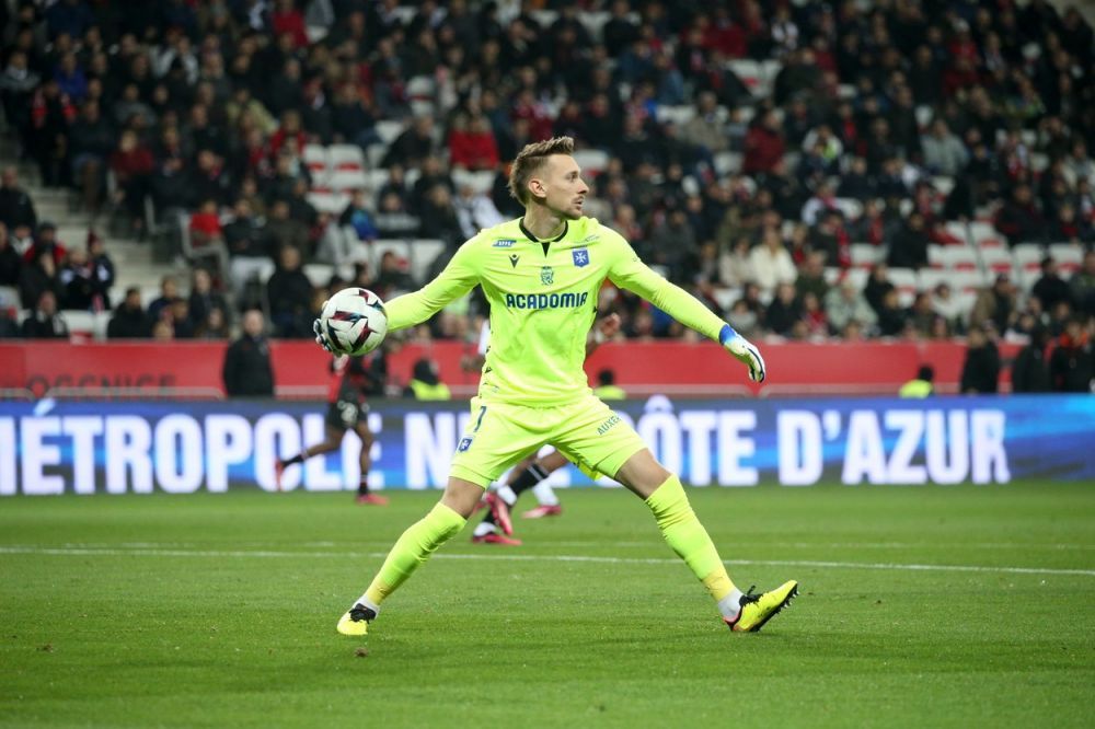Laude în L'Equipe pentru Ionuț Radu. Nota primită după ce a apărat un penalty, iar Auxerre a ieșit din zona retrogradării_2