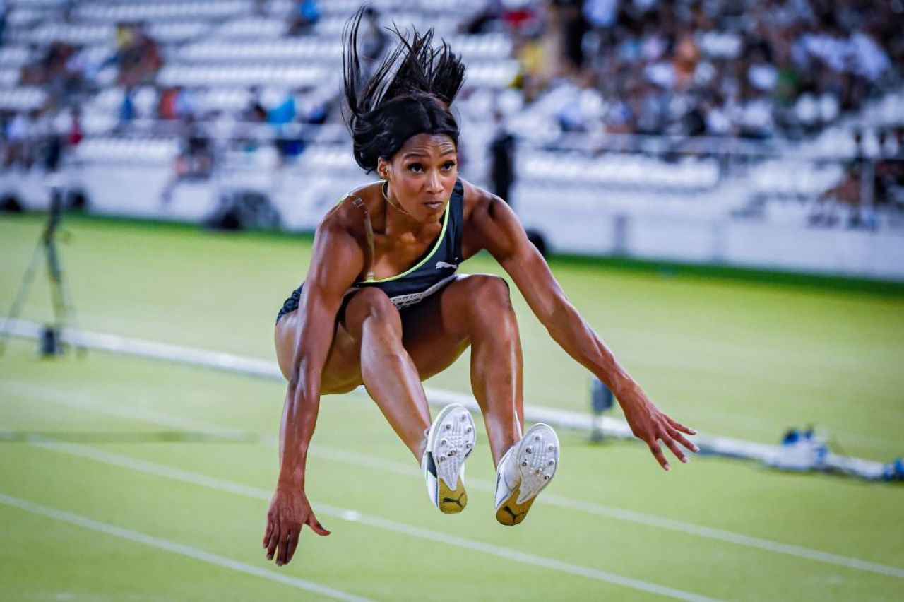 Superba Patricia Mamona ține ștacheta sus și la 35 de ani! Video provocator cu o colegă și medalie la Campionatele Europene de la Istanbul_5