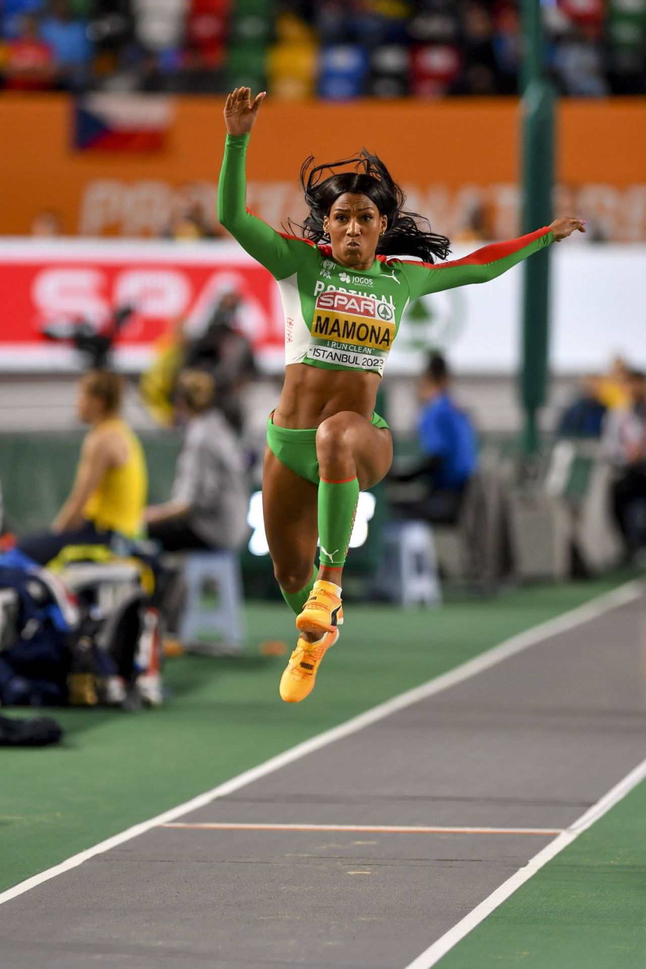 Superba Patricia Mamona ține ștacheta sus și la 35 de ani! Video provocator cu o colegă și medalie la Campionatele Europene de la Istanbul_18