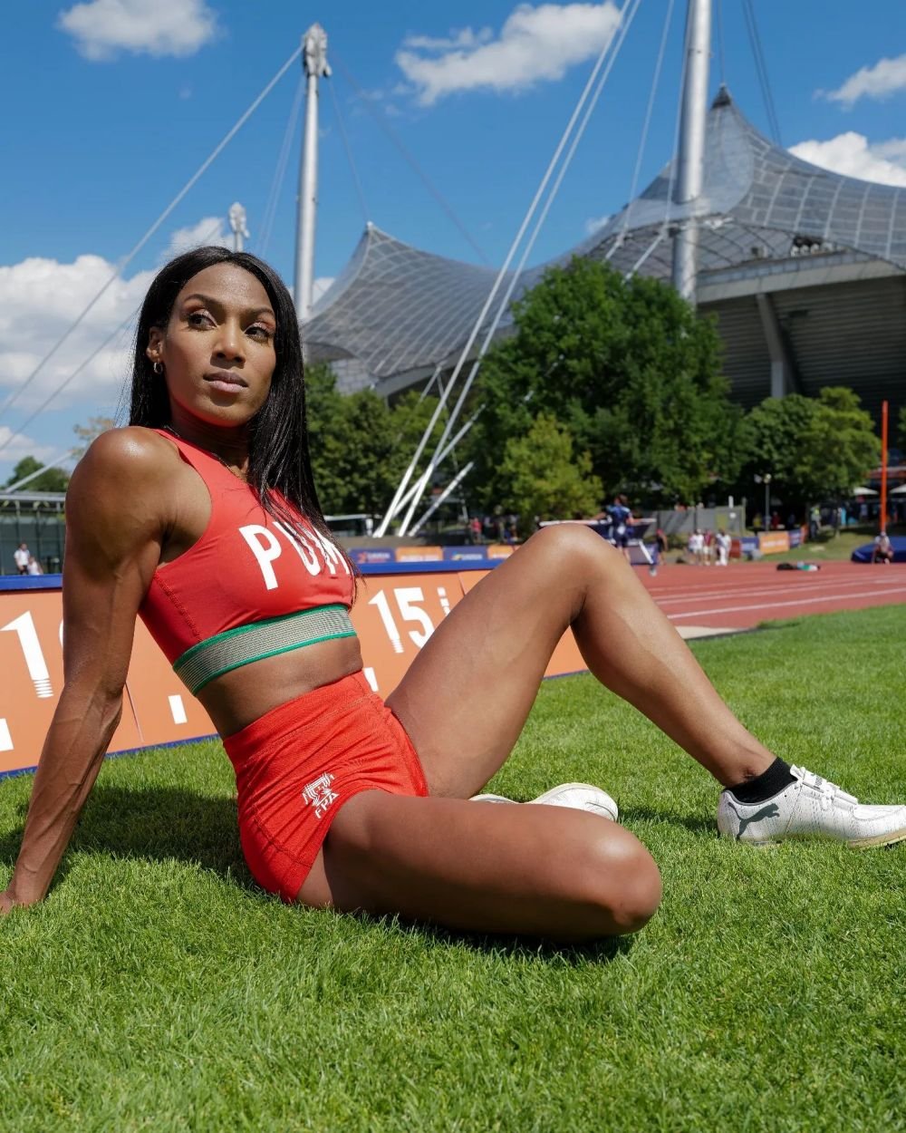 Superba Patricia Mamona ține ștacheta sus și la 35 de ani! Video provocator cu o colegă și medalie la Campionatele Europene de la Istanbul_27