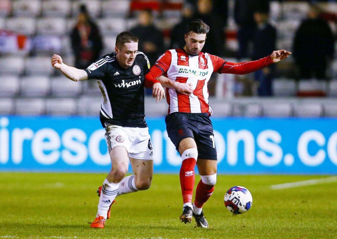 Daniel Mândroiu, românul din naționala de seniori a Irlandei, decisiv în Anglia pentru Lincoln City!_9