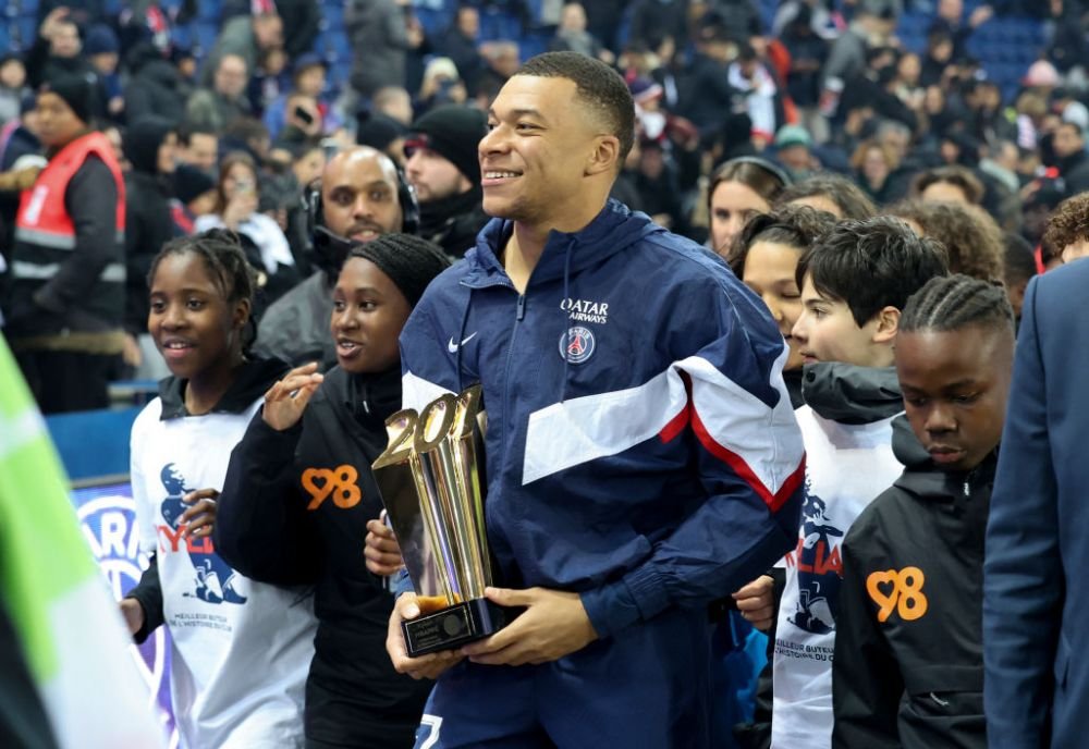 Mesajul lui Edinson Cavani pentru Kylian Mbappe după ce francezul i-a doborât recordul _6